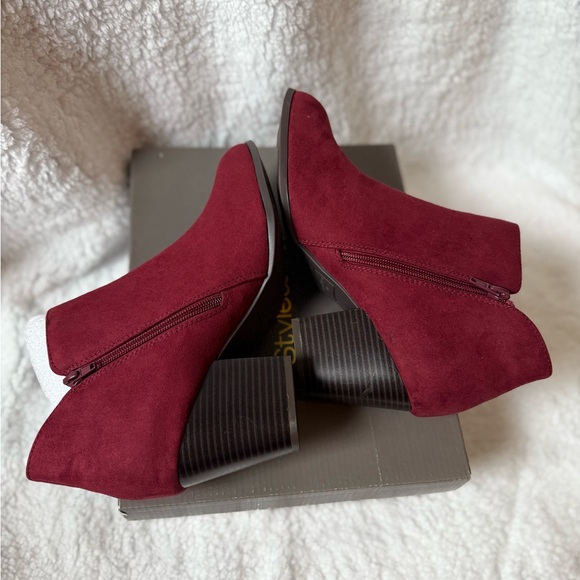 NEW Style & Co. Women's Red Scarlet Microsuede Masrinaa Ankle Boots 9.5W - Picture 7 of 11